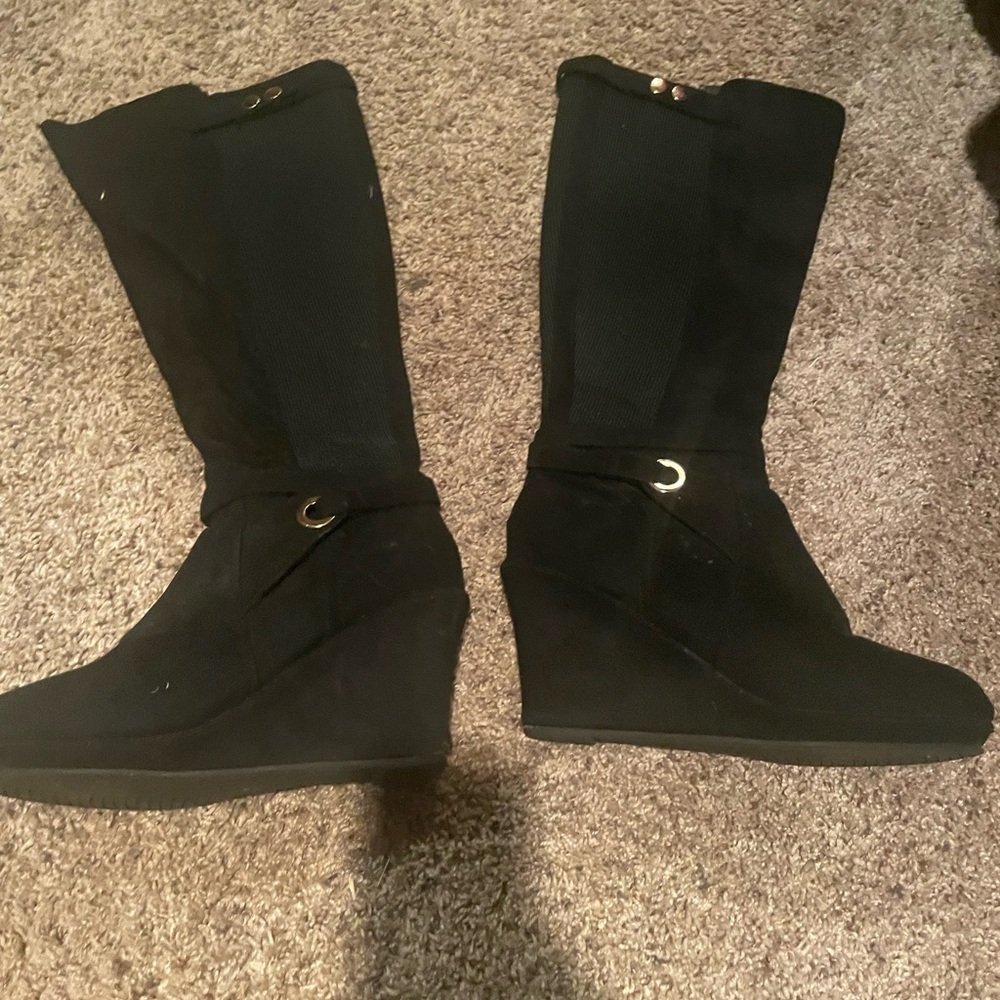 Ladies boots.